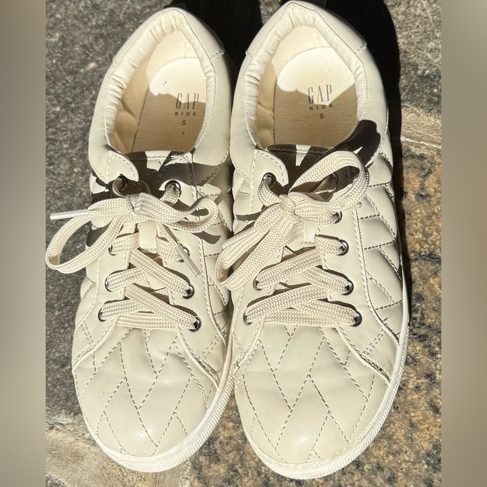 GAP Cream Quilted Sneakers